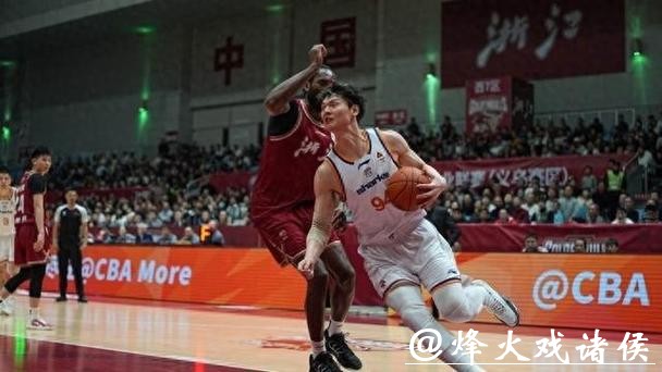 无缘五连胜,上海大鲨鱼客场惜败给浙江队 无缘五连胜,上海大鲨鱼客场惜败给浙江队